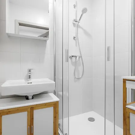 Appartement 2 Bedrooms Near The Metro *