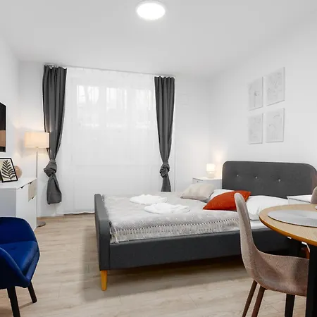 2 Bedrooms Near The Metro *
