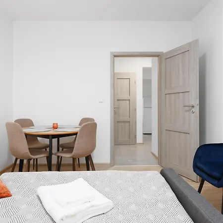 Apartment 2 Bedrooms Near The Metro